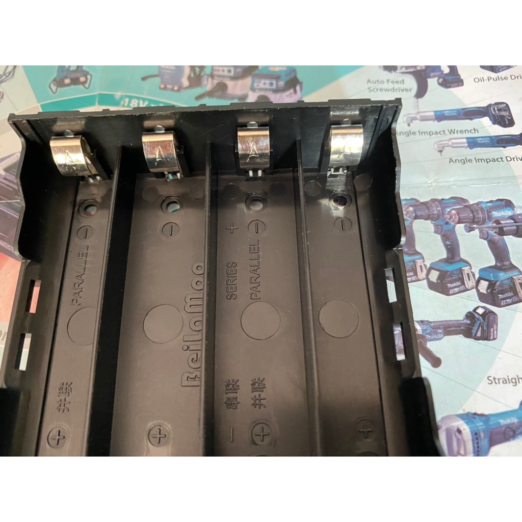 Khay gắn 4 cell pin 18650 cân bằng, nhựa ABS đẹp - bền. BN.