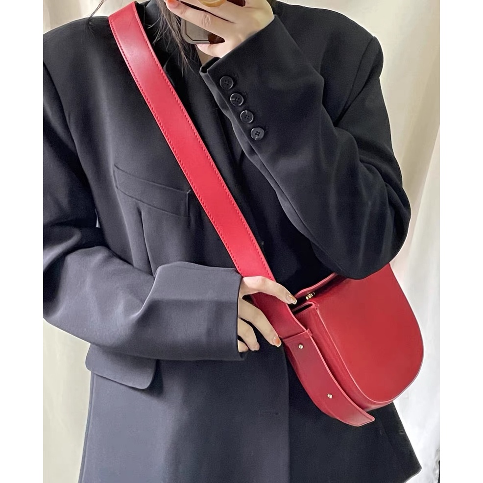 Thiết Kế Túi Đeo Vai Bản Rộng Màu Đỏ Thiết Kế Mới Mùa Đông 2022 ins Độc Đáo Cho Nữ
