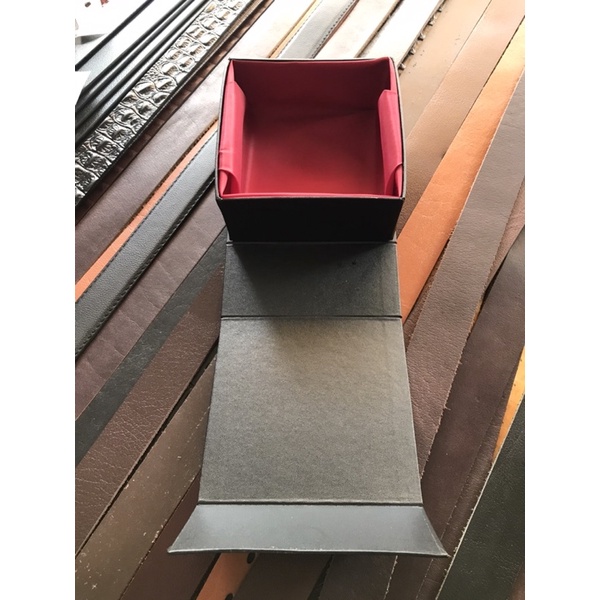 Hộp đựng dây lưng - hộp hít nam châm