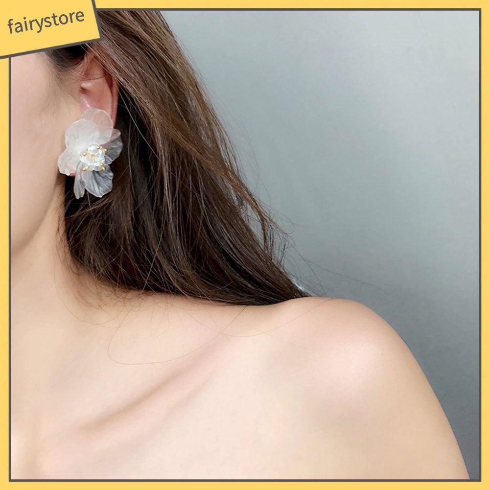 Khuyên tai hình bông hoa trong suốt xinh xắn cho nữ