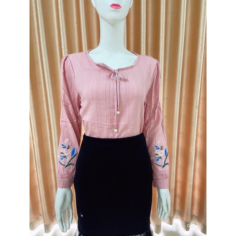 Áo sơ mi nữ❣️𝐅𝐑𝐄𝐄 𝐒𝐇𝐈𝐏❣Áo sơ mi nữ  thêu hoa cổ nơ ngọc - Áo sơ mi nữ chất thô đũi mềm, siêu xin | BigBuy360 - bigbuy360.vn
