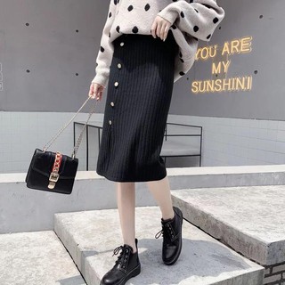 Chân váy len xẻ tà dáng dài có khuy