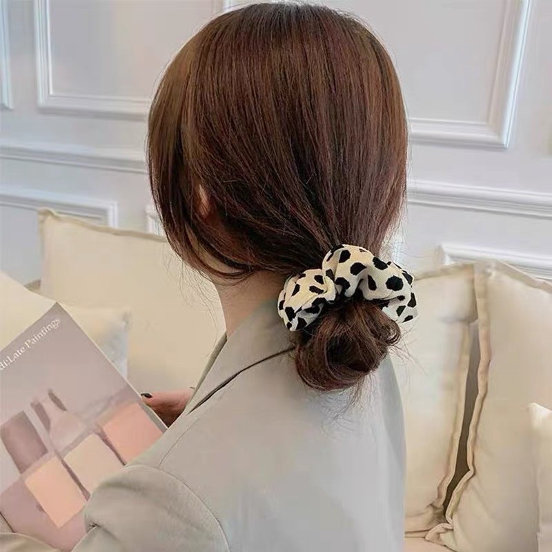 Dây Buộc Tóc Lalila Scrunchies Vải Nhung Hoạ Tiết Đốm Bò Sữa Thanh Lịch Dễ Thương DC19