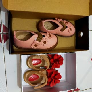 Giày hoa bé gái da mềm size 26