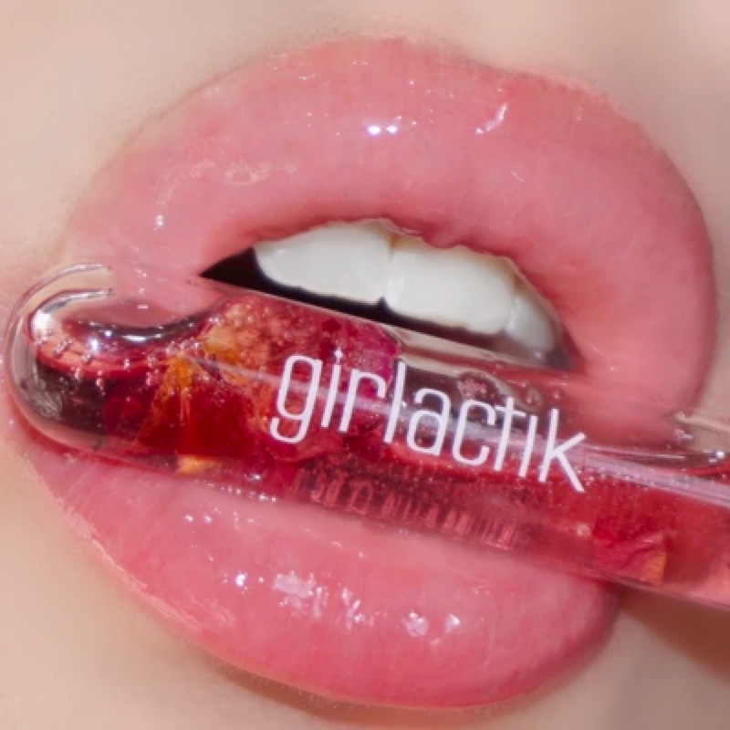 (Tách set Boxy Charm ) Son dưỡng bóng môi GIRLACTIK Rose Oil Petal Gloss in La Rosé