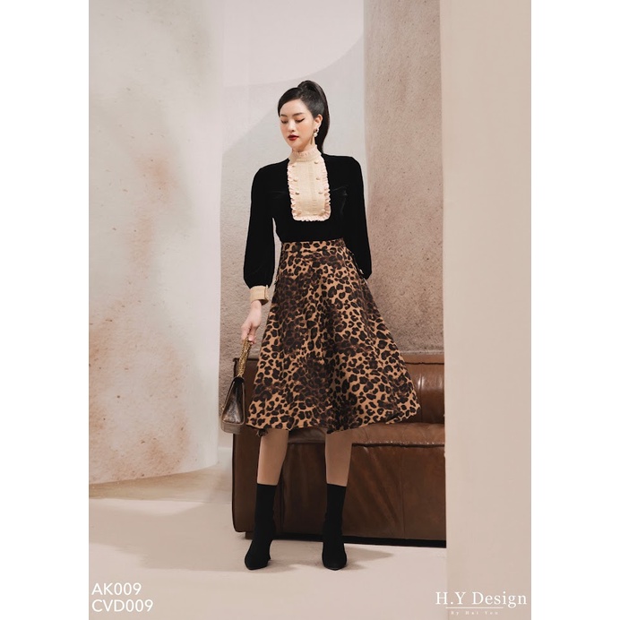 Áo nhung đáp ren cổ - AK009