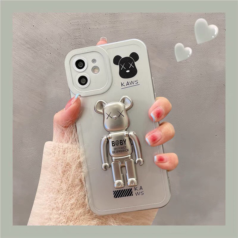 Ốp lưng iPhone gấu BearBrick kiêm giá đỡ điện thoại 7p,8p,X,Xs,XsMax, 11,11Pro Max,12Promax,13,13ProMax
