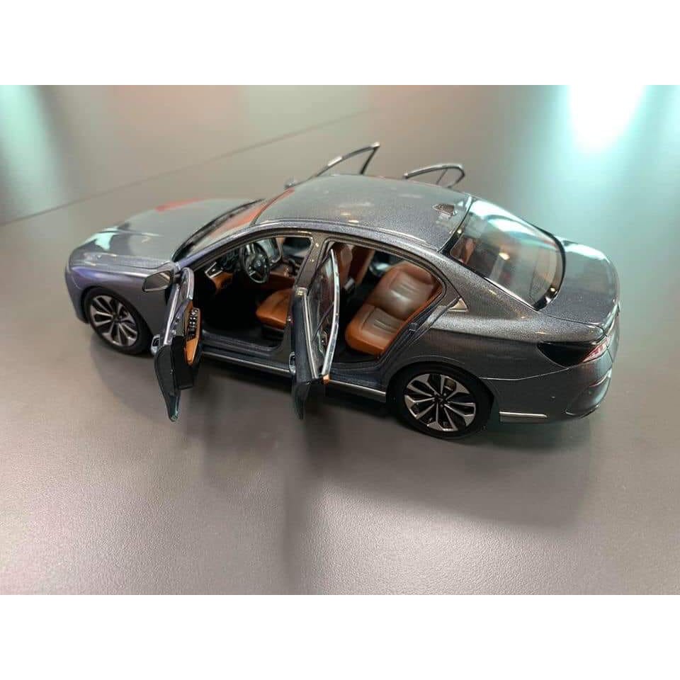 Xe mô hình VinFast Lux A2.0 1:24 Paudi
