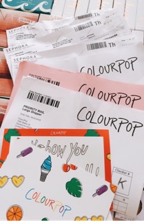 Phấn mắt Colourpop vợt sale (Bill Us)
