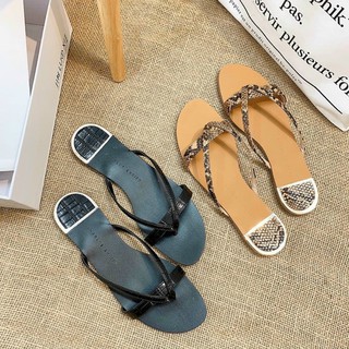 Dép xỏ ngón nữ dây mảnh xinh xỉu đế mặt tẩy trống trơn trượt