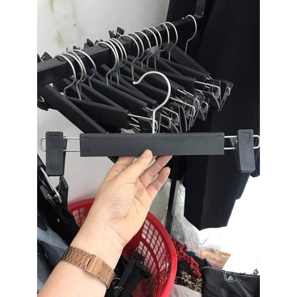 Móc Kép Quần Áo Nhựa Đen Người Lớn - Móc Kẹp Chân Váy, Kẹp Quần Jean  cho shop quần áo thời trang giá rẻ