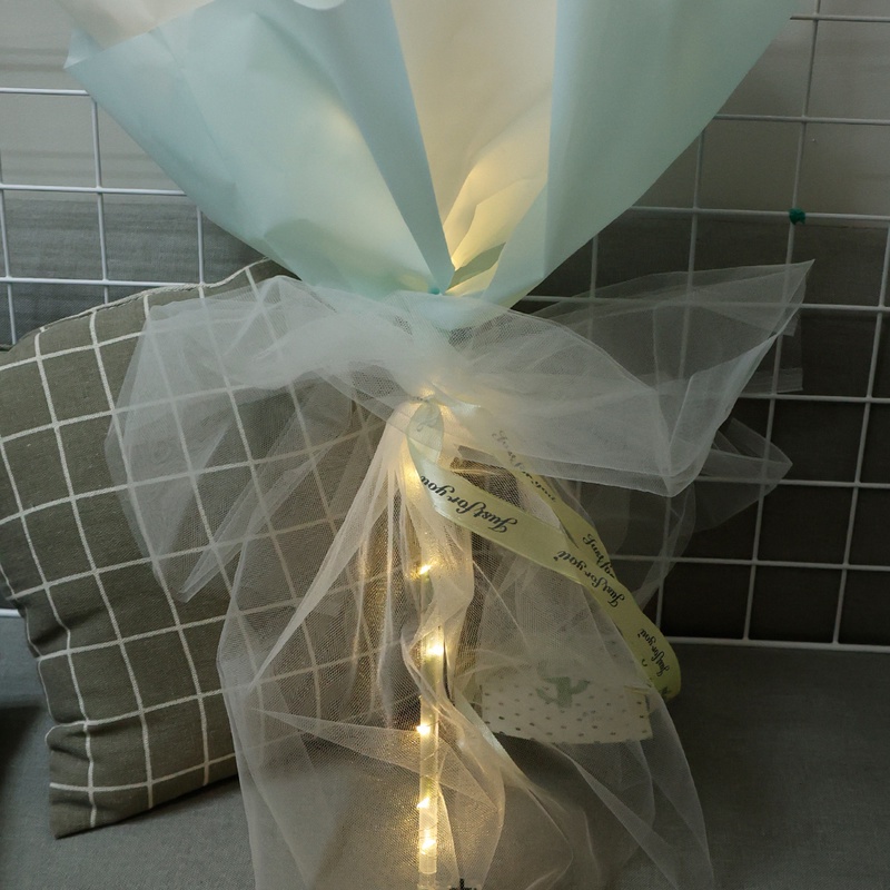 Bó hoa Gypsophila trong suốt có đèn LED phát sáng dùng làm quà tặng đám cưới DIY độc đáo