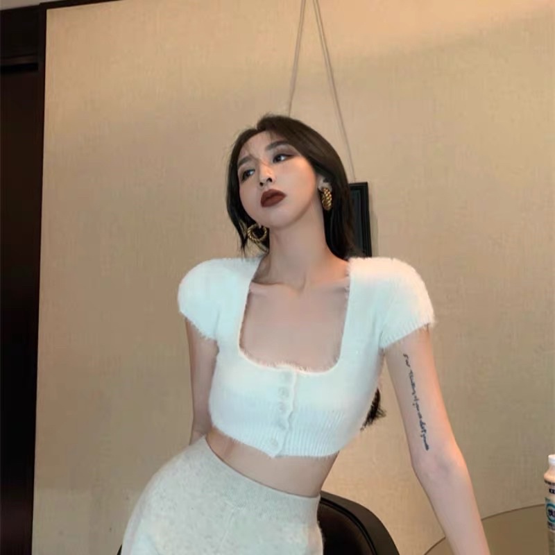 ÁO CROPTOP LEN LÔNG THỎ TAY NGẮN CỔ VUÔNG