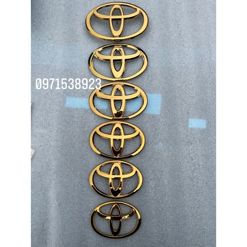 Logo TOYOTA màu vàng dành cho xe TOYOTA VIOS INNOVA FORTUNER CAMRY COROLLA ALTIS YARIS PRADO LAND CRUISER