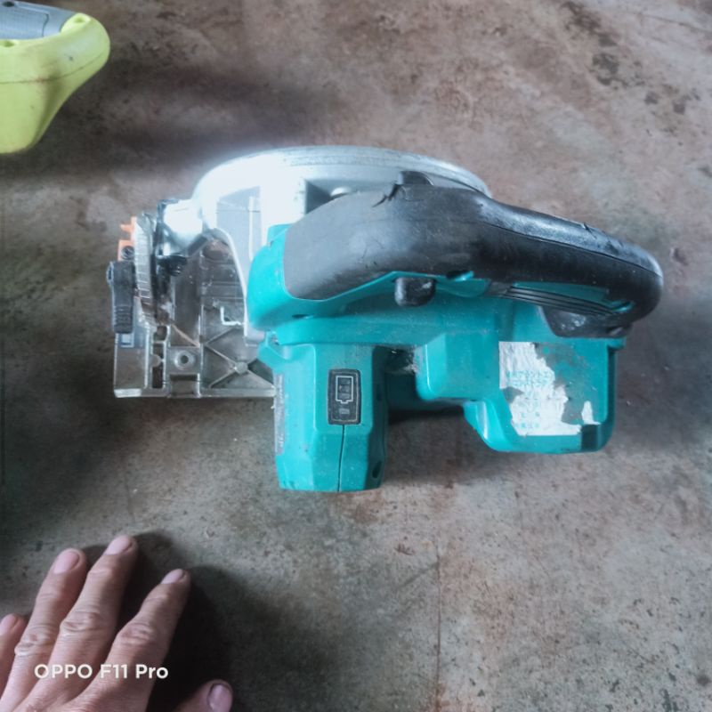 Cưa đĩa  không than hàng bãi nhật máy pin