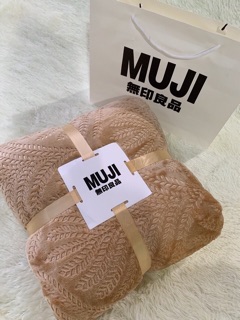Chăn tuyết Muji ép hoa