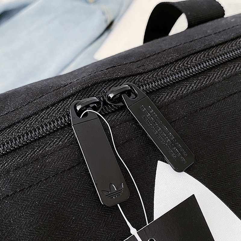 Túi xách thể thao Adidas siêu nhẹ tiện dụng và hợp thời trang cho nam