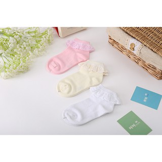 TẤT BÉ GÁI MẶC VÁY