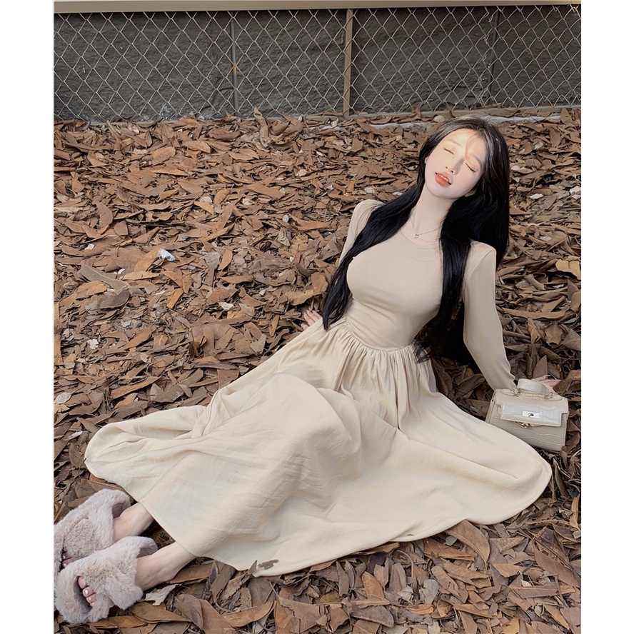 Áo khoác len cardigan dáng dài phối váy phong cách nữ sinh ngọt ngào đầu xu hướng thu đông 2022