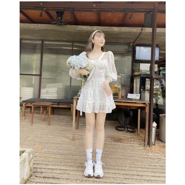 Đầm Hoa Xoè Cổ Vuông Xếp Ngực Tay Dài Bo Chun