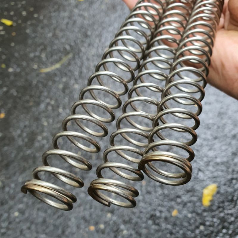 Lò xo inox 20*2*300mm