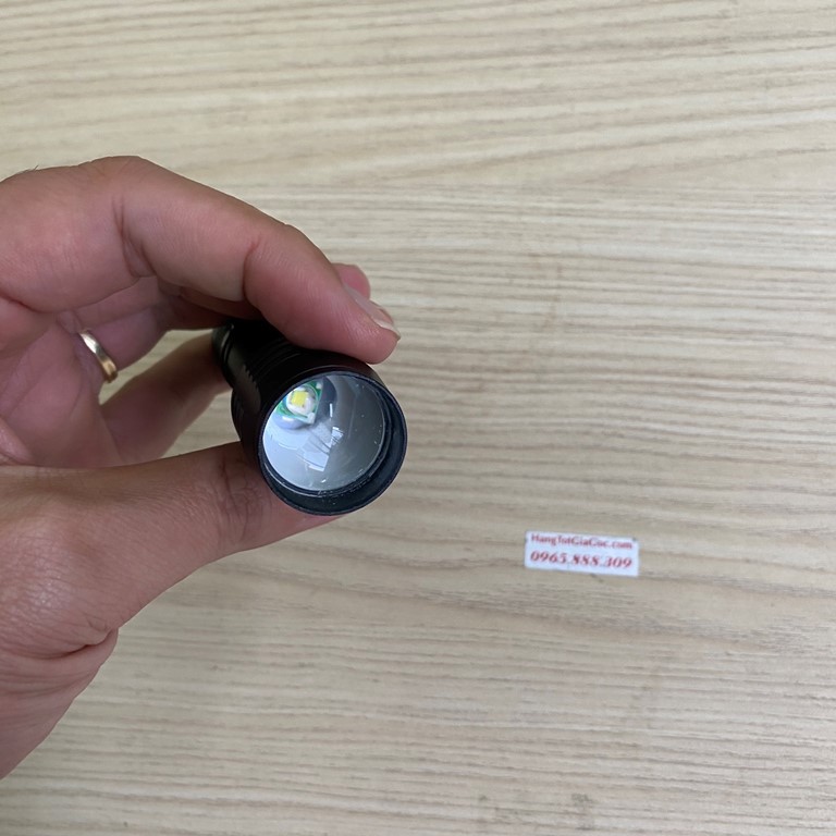 Đèn pin mini bỏ túi Ultrafire COB siêu sáng, nhỏ gọn, zoom xa gần, sạc USB
