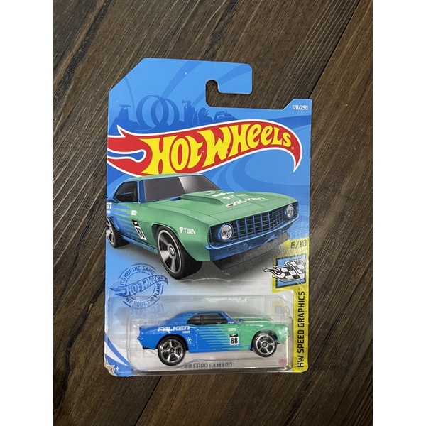 Xe mô hình đồ chơi Hotwheels cơ bản 1:64 - '69 Copo Camaro (Falken)