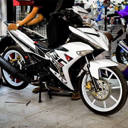Tem trùm exciter 150 trắng đen mẫu mới, độ team trùm decal xe máy ex dán đời 2015-2020