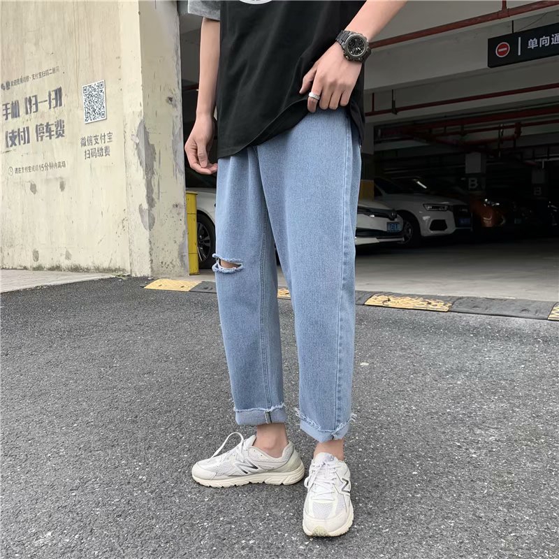 Fashionable Men's Loose Jeans