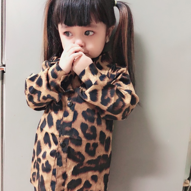 sơmi lụa cho các bé trai gái đều ok nhe giá bao mềm cho các mom hình thật bên shop nhe mom..........