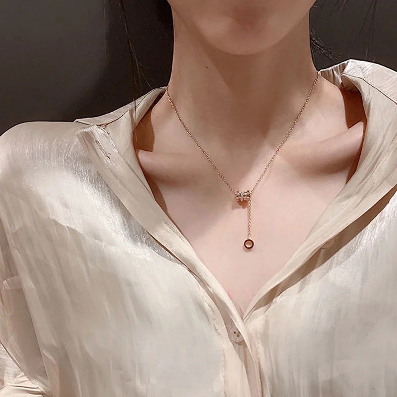 Dây chuyền vàng kim thép titan mặt kim cương nhỏ phong cách Hàn Quốc cho nữ