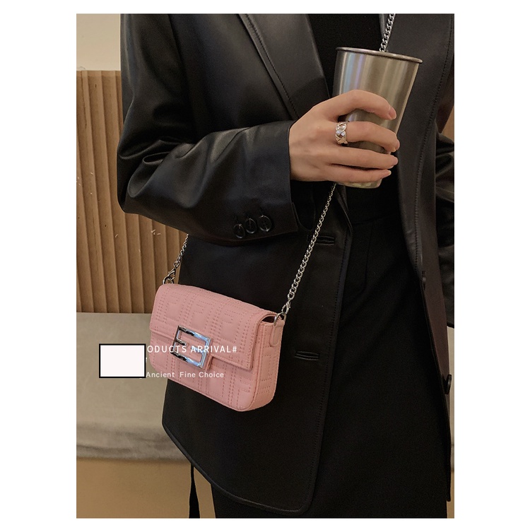 Túi Xách Đựng Điện Thoại Phối Dây Xích Đeo Vai Màu Kẹo Ngọt Xinh Xắn