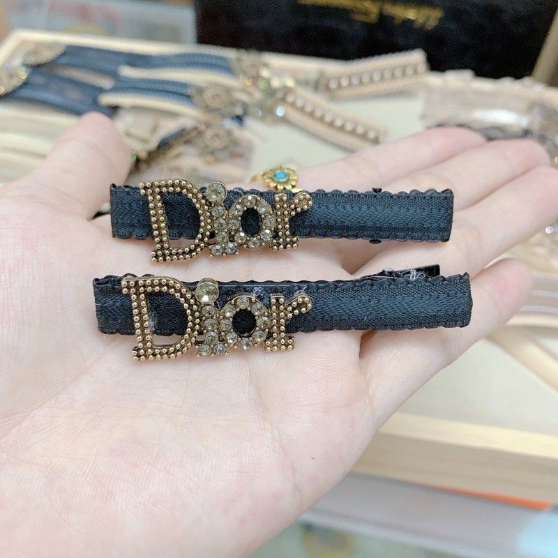 Kẹp mái D.O.R
