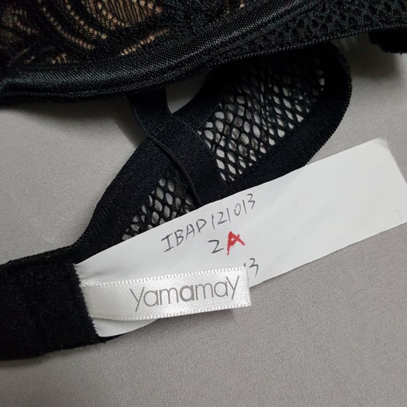 Áo lót ren có gọng Yamamay Charlene IBAD95T010 khoét sâu