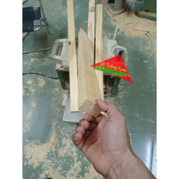 Bó 4 thanh gỗ thông vuông 3x4cm dài 1m2 đã được bào láng đẹp 4 mặt thích hợp làm khung sườn, mô hình, trang trí