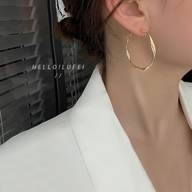 Bông Tai Thiết Kế Mới Thời Trang Theo Phong Cách Hàn Quốc Dành Cho Nữ