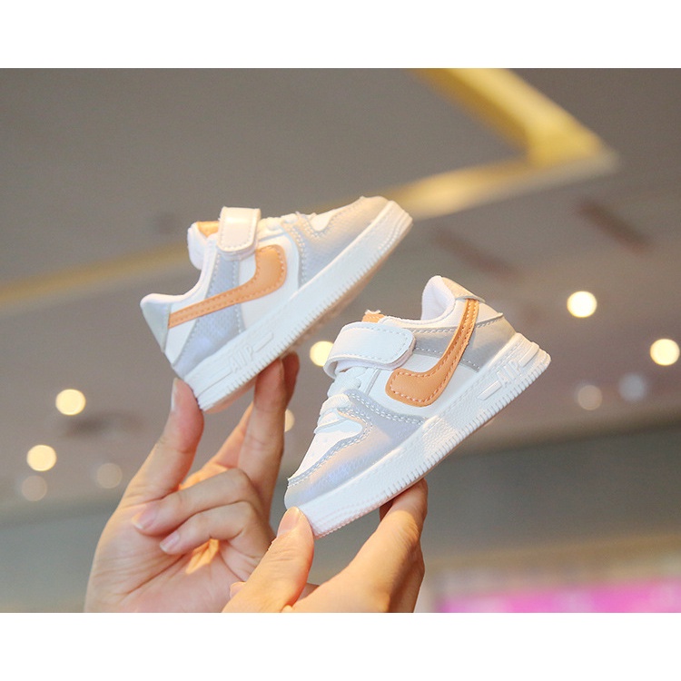 Giày Thể Thao Phong cách Hàn Quốc Quai Dán Đế Mềm Cho Bé ( Size 16-20)