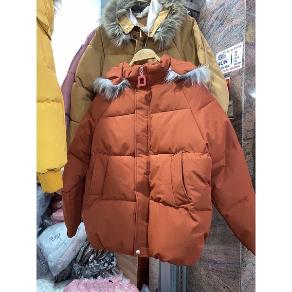 Áo phao gân nữ mũ lông tháo được | BigBuy360 - bigbuy360.vn