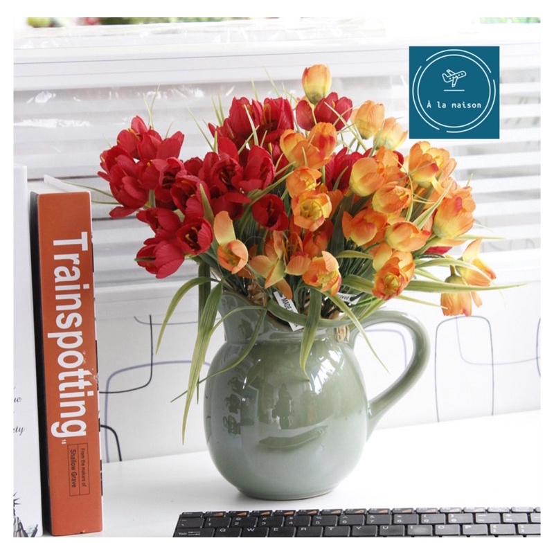 Cụm hoa tulip mini 11cm vàng từ lụa xinh xắn tươi tắn dùng trang trí nội thất nhà cửa