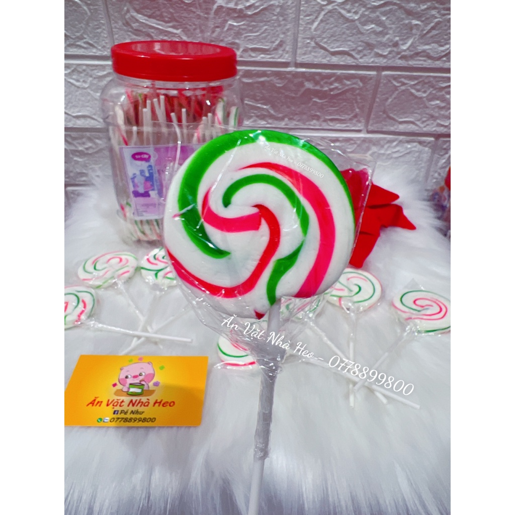 Một hủ gồm 50 cây kẹo mút đường sắc màu dễ thương trẻ em hàng công ty Việt Nam que 50g