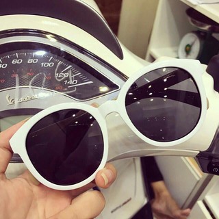 Kính gọng trắng mắt đen tròn to - 357 STORE