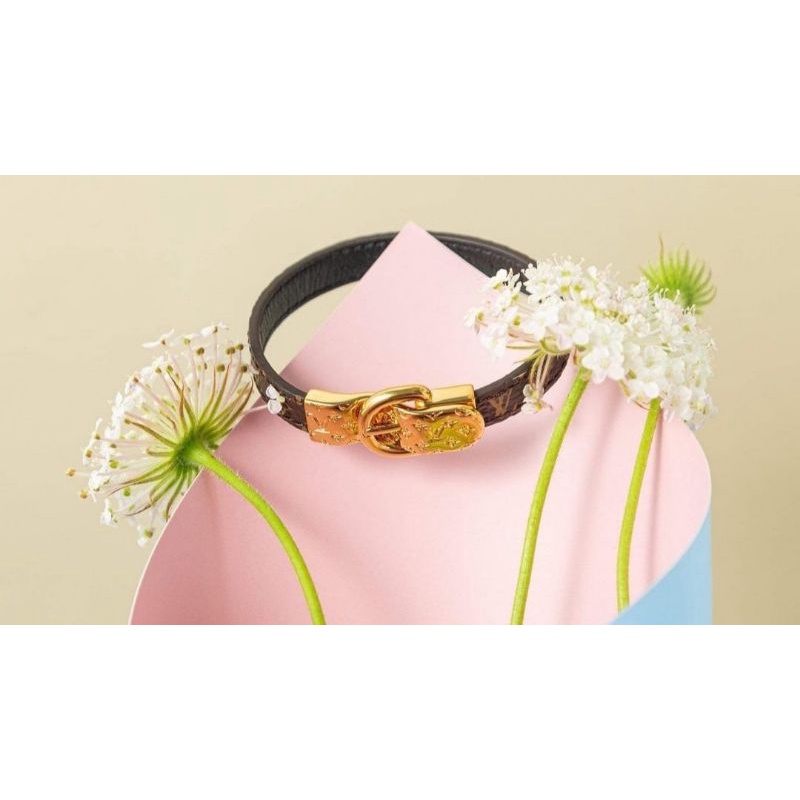 Vòng tay Louis Vuitton da canvas LV