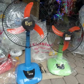 Sỉ 2 quạt bàn rút cực mát