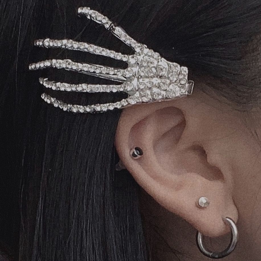 Kẹp Tóc Kim Loại Hình Móng Vuốt Đầu Lâu Đính Đá Phong Cách Harajuku 23275