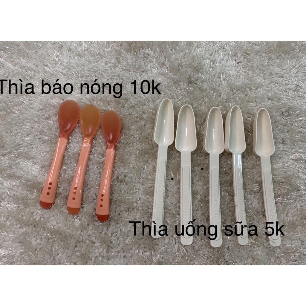 Thìa uống sữa cho bé