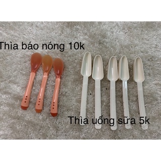 Thìa uống sữa cho bé