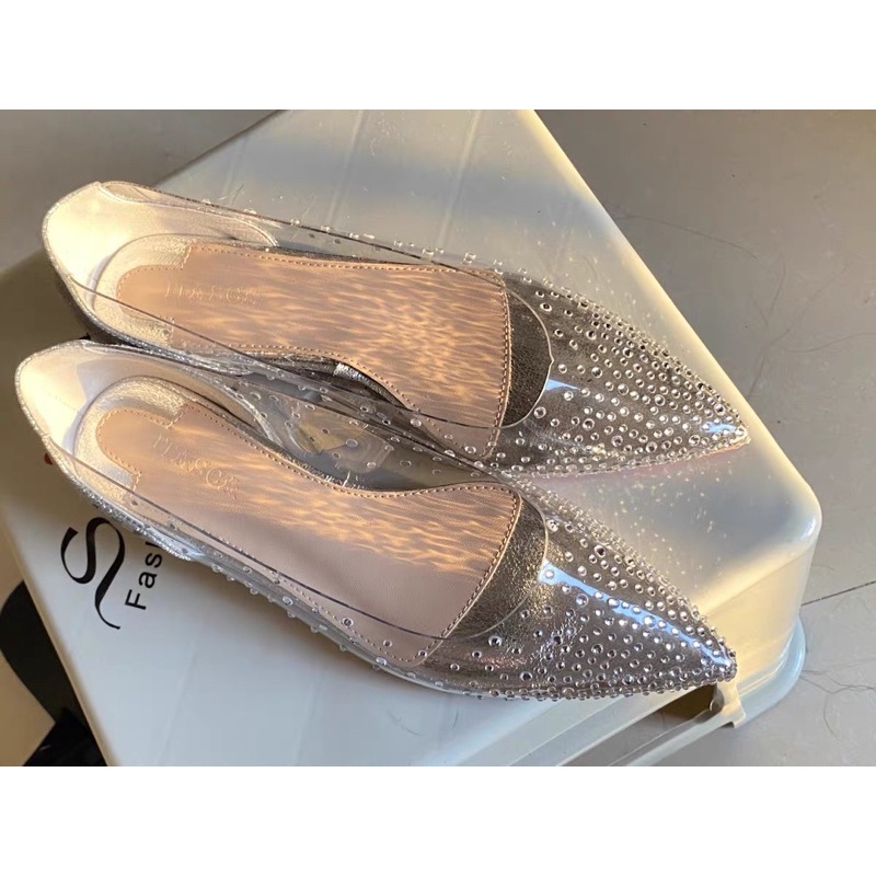 Giày bệt mũi nhọn sáng chảnh lấp lánh