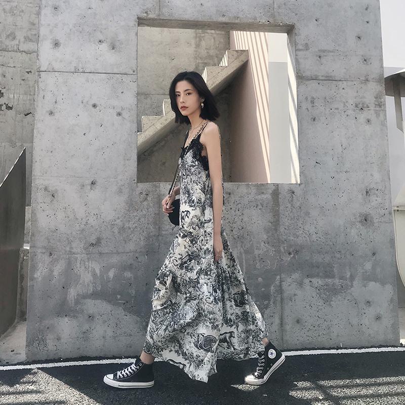 Đầm Hai Dây Cổ Chữ V Phong Cách Pháp Thời Trang Mùa Hè Mới 2022 Cho Nữ