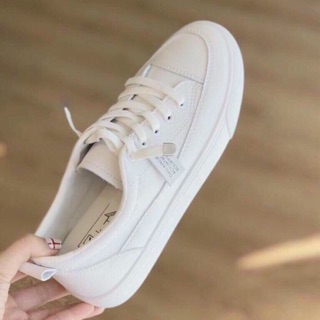 Giày lười k cần buộc dây gắn tem