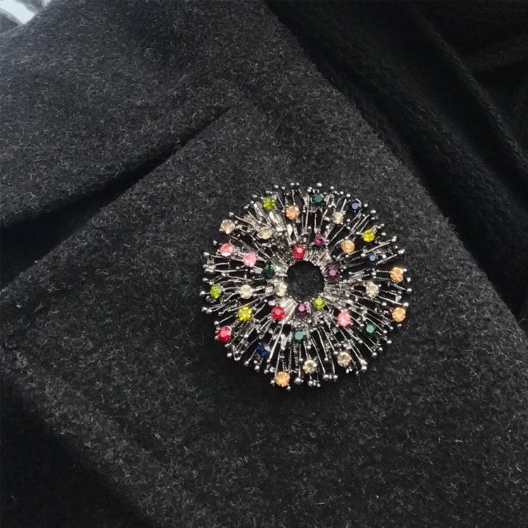 Ghim Cài Áo Hình Cờ Lê Tròn Đính Đá Sang Trọng